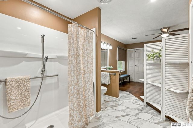 3329 S 78th Street, Omaha, NE 68124