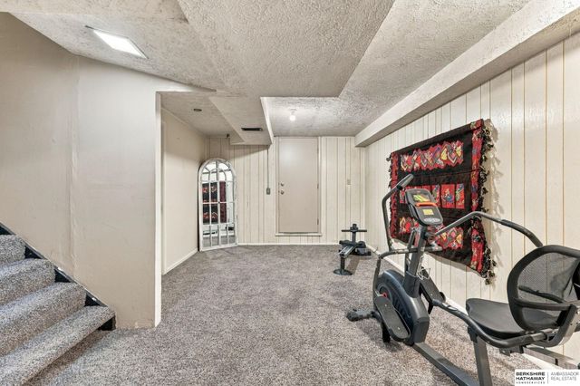 3329 S 78th Street, Omaha, NE 68124