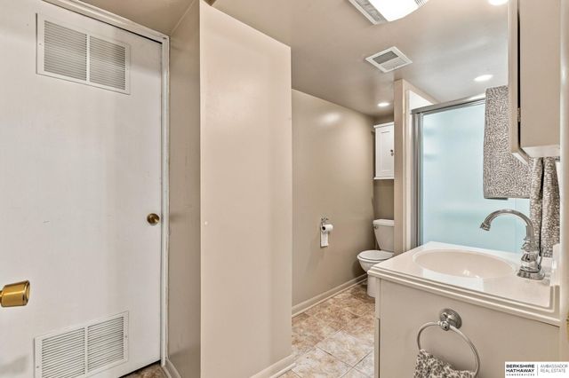 3329 S 78th Street, Omaha, NE 68124