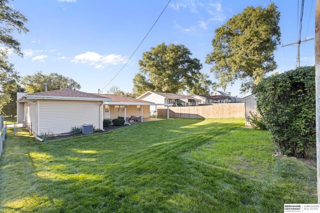 3329 S 78th Street, Omaha, NE 68124