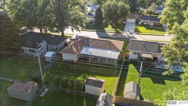 3329 S 78th Street, Omaha, NE 68124