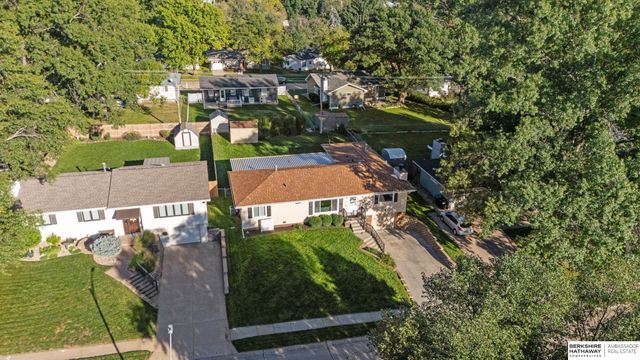 3329 S 78th Street, Omaha, NE 68124