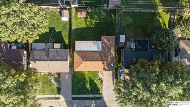 3329 S 78th Street, Omaha, NE 68124