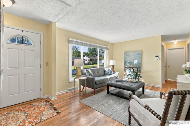 3329 S 78th Street, Omaha, NE 68124