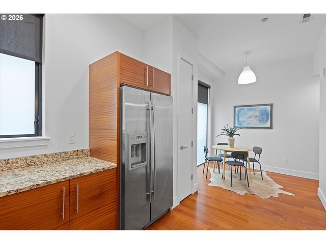 1728 Nw RIVERSCAPE St, Portland, OR 97209