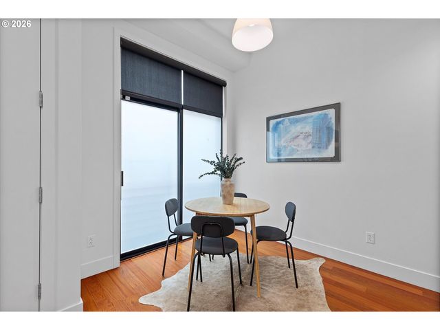 1728 Nw RIVERSCAPE St, Portland, OR 97209