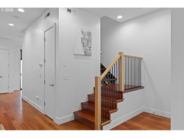 1728 Nw RIVERSCAPE St, Portland, OR 97209