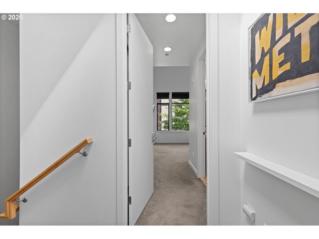 1728 Nw RIVERSCAPE St, Portland, OR 97209