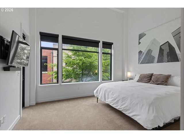 1728 Nw RIVERSCAPE St, Portland, OR 97209