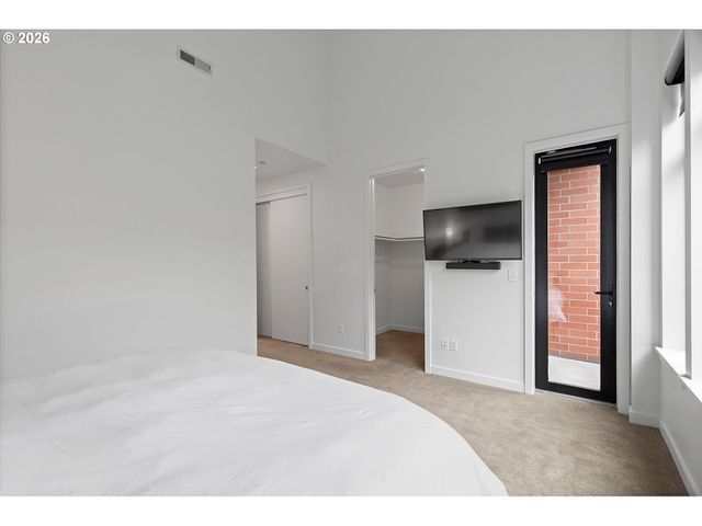 1728 Nw RIVERSCAPE St, Portland, OR 97209