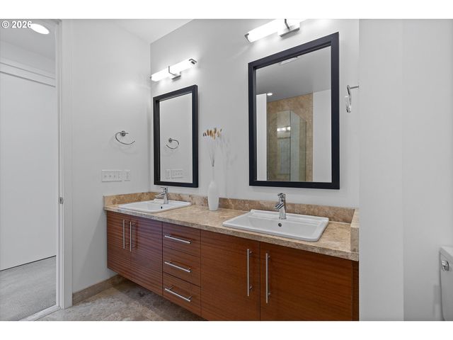 1728 Nw RIVERSCAPE St, Portland, OR 97209