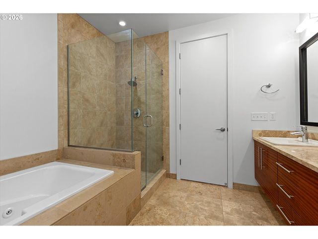 1728 Nw RIVERSCAPE St, Portland, OR 97209