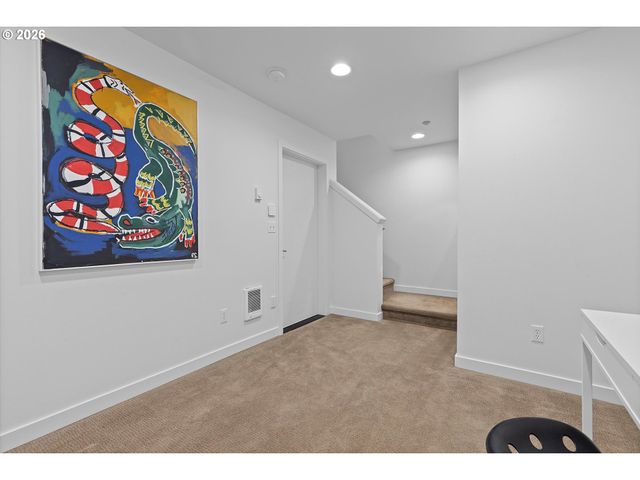 1728 Nw RIVERSCAPE St, Portland, OR 97209