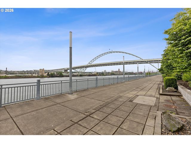 1728 Nw RIVERSCAPE St, Portland, OR 97209