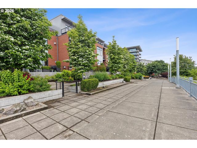 1728 Nw RIVERSCAPE St, Portland, OR 97209