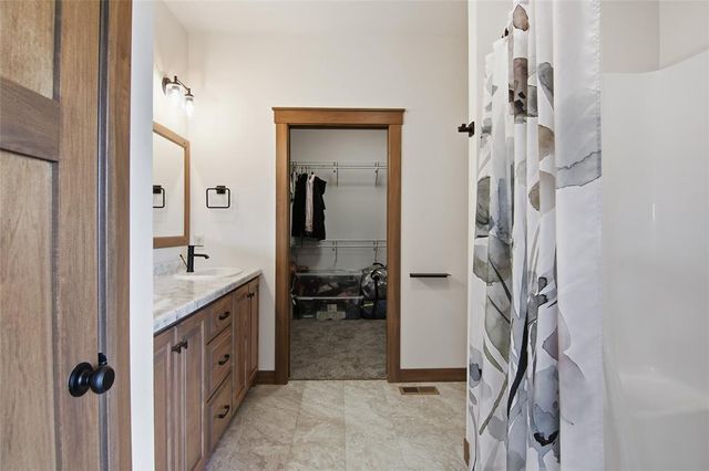 6401 Aspen Ridge Drive, Eau Claire, WI 54703