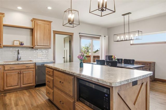 6401 Aspen Ridge Drive, Eau Claire, WI 54703
