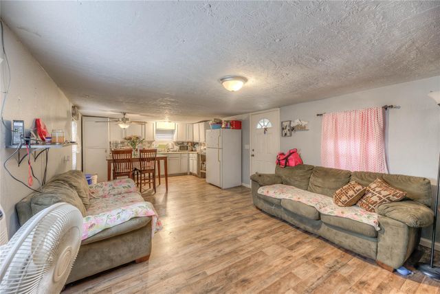 713 Garrett Road, Livingston, TX 77351