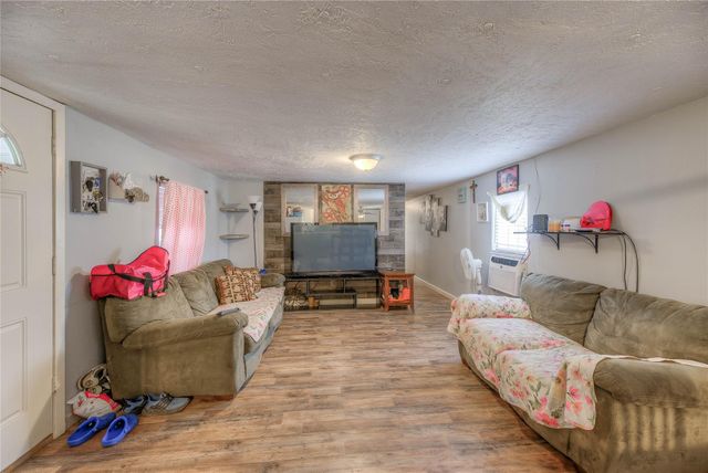 713 Garrett Road, Livingston, TX 77351