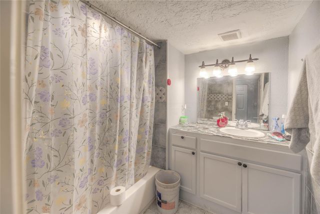 713 Garrett Road, Livingston, TX 77351