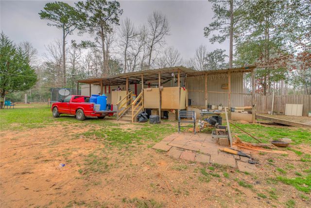 713 Garrett Road, Livingston, TX 77351