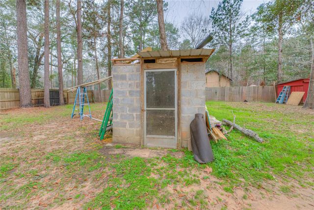 713 Garrett Road, Livingston, TX 77351