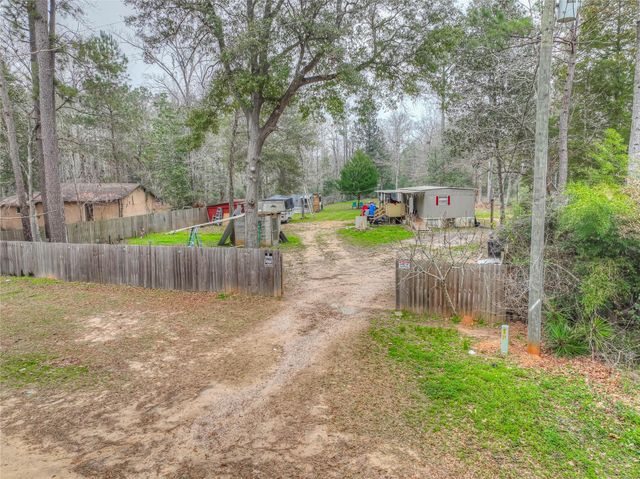 713 Garrett Road, Livingston, TX 77351