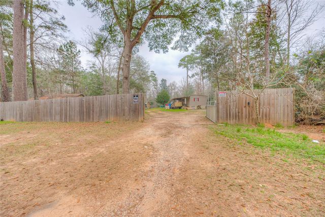 713 Garrett Road, Livingston, TX 77351