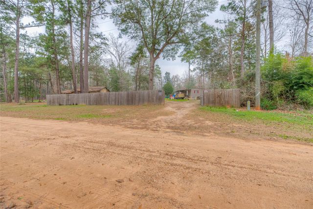 713 Garrett Road, Livingston, TX 77351