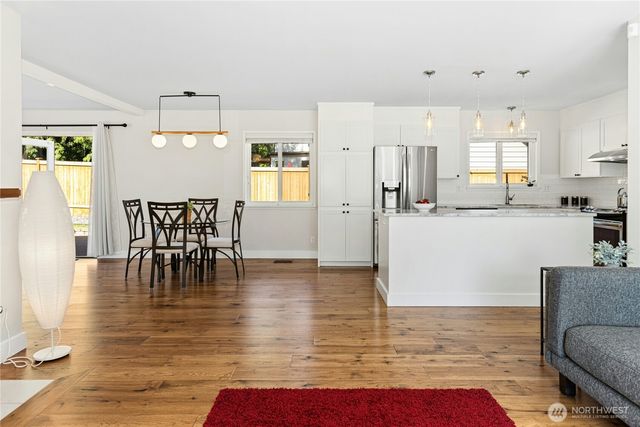 2011 145th Avenue SE, Bellevue, WA 98007