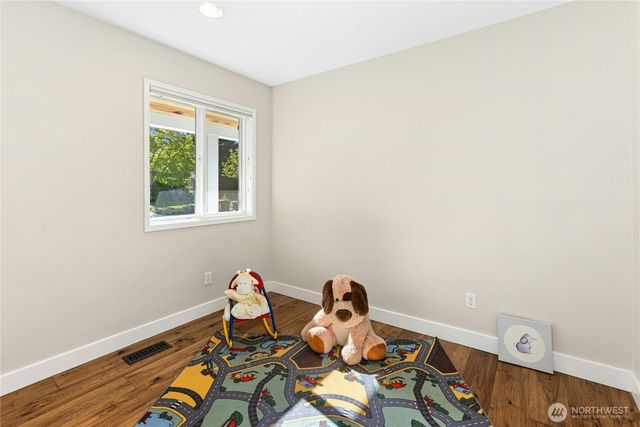 2011 145th Avenue SE, Bellevue, WA 98007