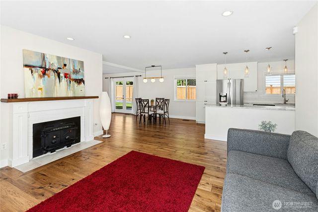 2011 145th Avenue SE, Bellevue, WA 98007