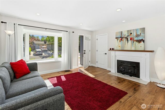2011 145th Avenue SE, Bellevue, WA 98007