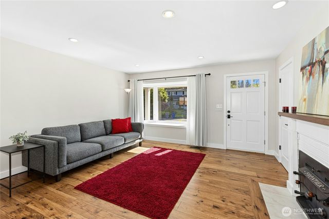 2011 145th Avenue SE, Bellevue, WA 98007