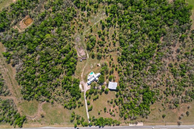 4530 Fm 86, Luling, TX 78648