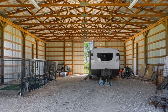 4530 Fm 86, Luling, TX 78648