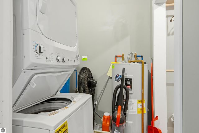 8660 Wilderness Trail, Traverse City, MI 49684