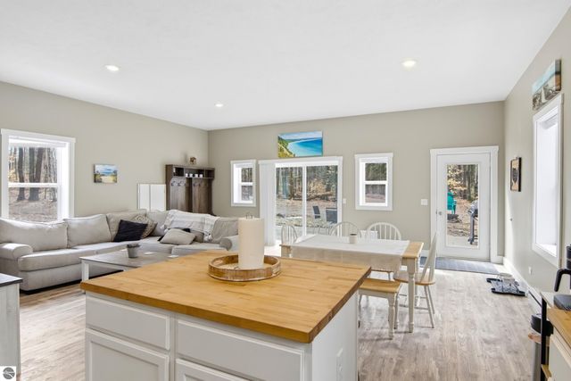 8660 Wilderness Trail, Traverse City, MI 49684