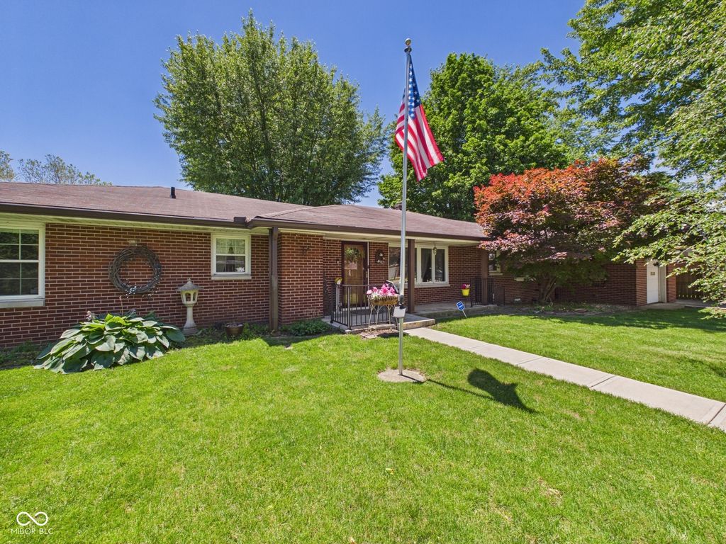 405 W Van Buren Street, Alexandria, IN 46001