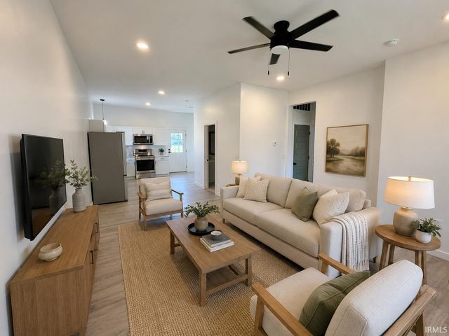 1310 4th Street, Bedford, IN 47421