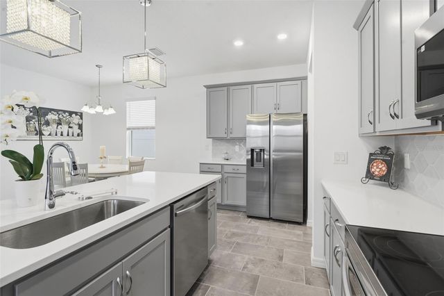 1088 HAPPY FOREST LOOP, Deland, FL 32720