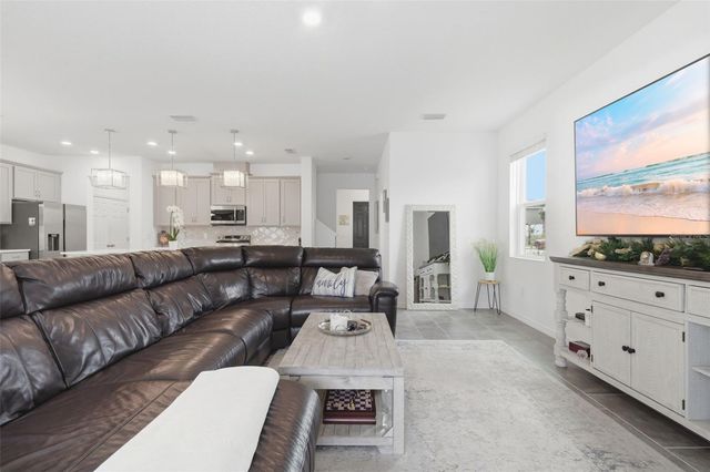 1088 HAPPY FOREST LOOP, Deland, FL 32720