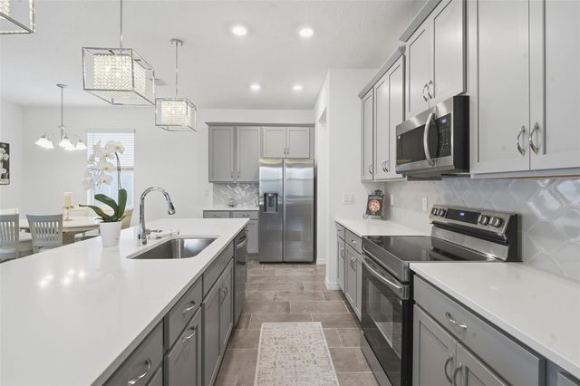 1088 HAPPY FOREST LOOP, Deland, FL 32720