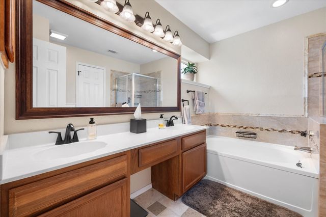 2404 Bennington Drive, Arlington, TX 76018