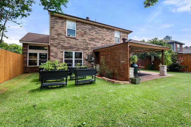2404 Bennington Drive, Arlington, TX 76018