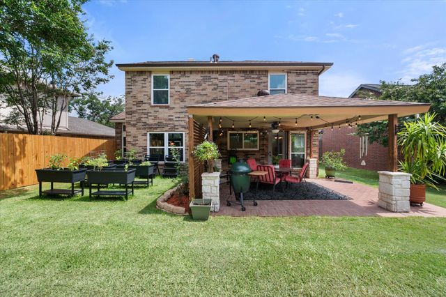 2404 Bennington Drive, Arlington, TX 76018