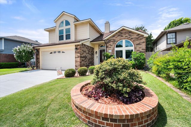 2404 Bennington Drive, Arlington, TX 76018