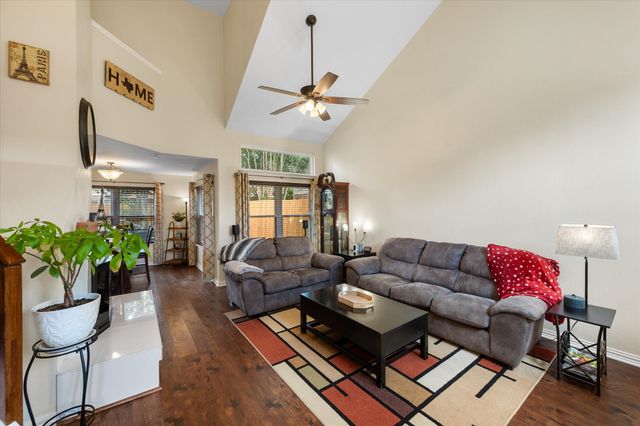 2404 Bennington Drive, Arlington, TX 76018