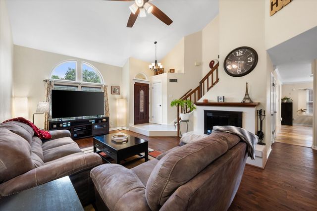 2404 Bennington Drive, Arlington, TX 76018