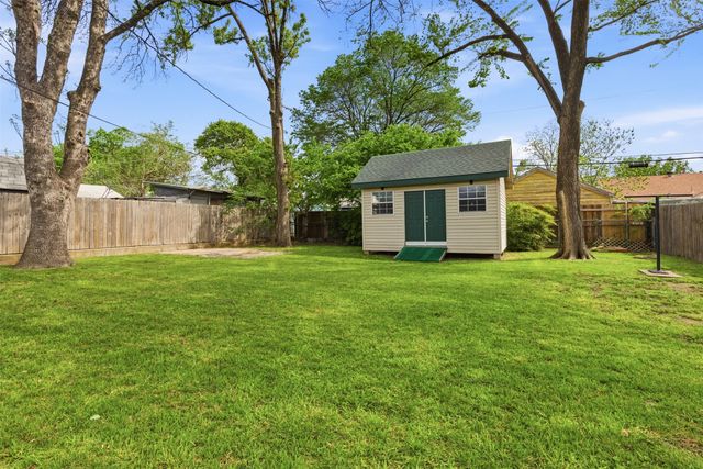 4324 Lambeth Lane, Fort Worth, TX 76103